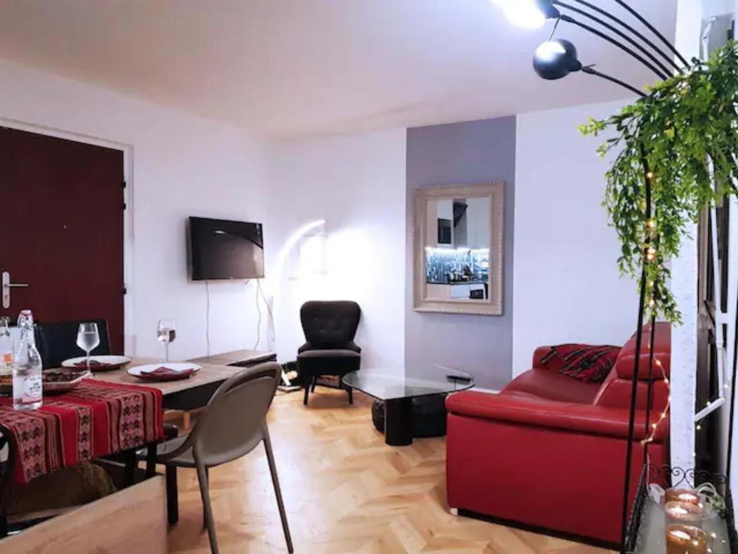 Pretty And Neat Bedroom In My Cosy Appartment. Puteaux Exteriér fotografie